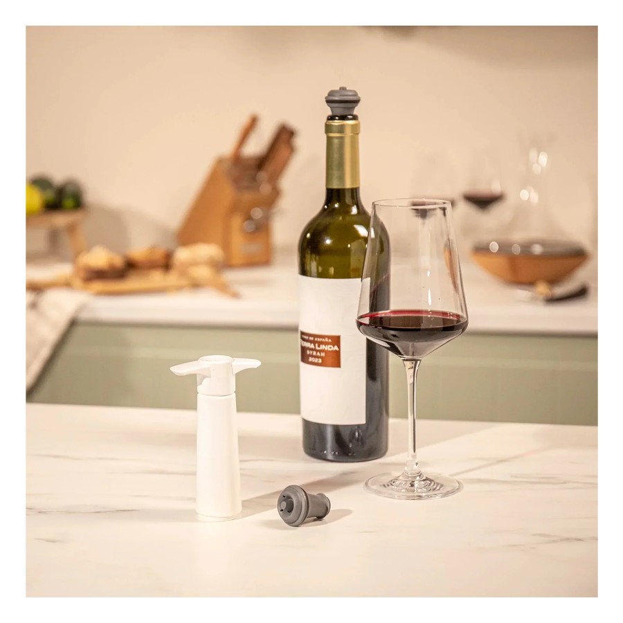 additioanl image for  Vacuvin Wine Saver Pump & Stopper White 