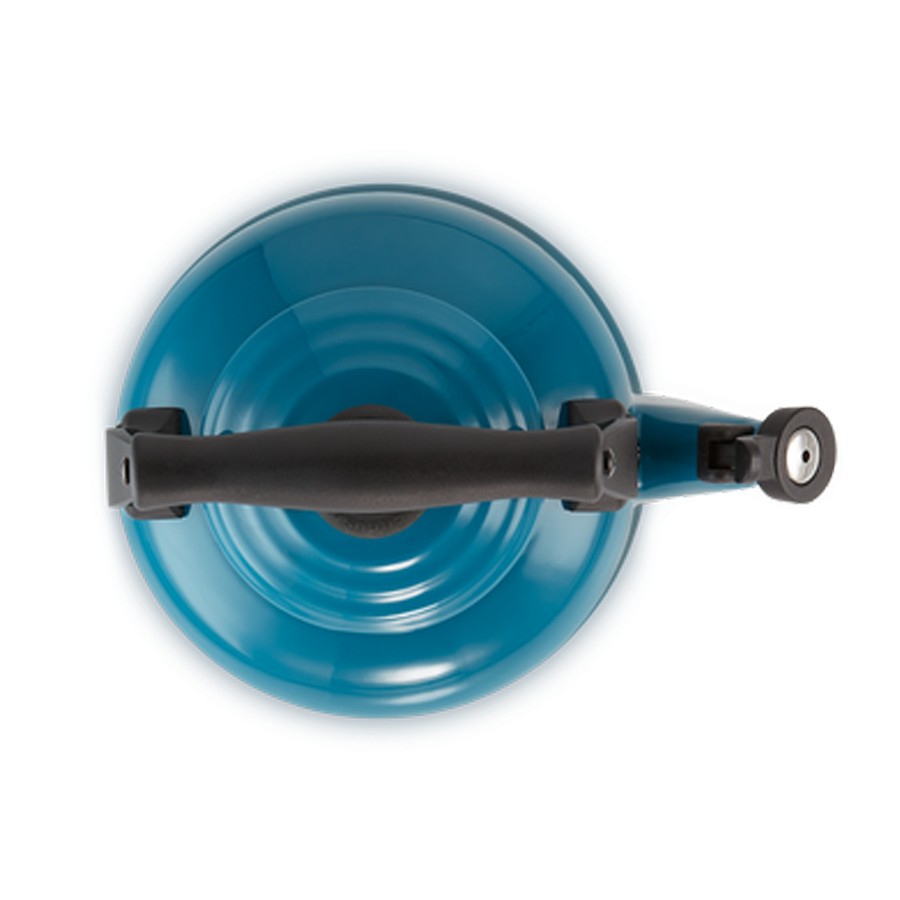 additioanl image for  Le Creuset Trad. Kettle Deep Teal 2.1 L 