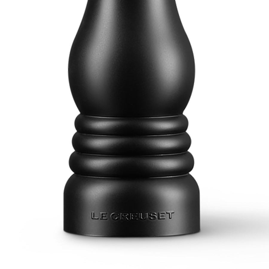 additioanl image for  Le Creuset Salt Mill Matte Black 21 cm 