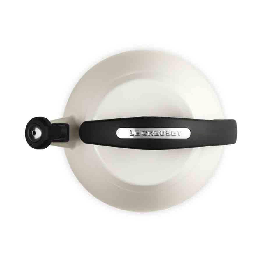 additioanl image for  Le Creuset Cloche Kettle Meringue 2.1 L 
