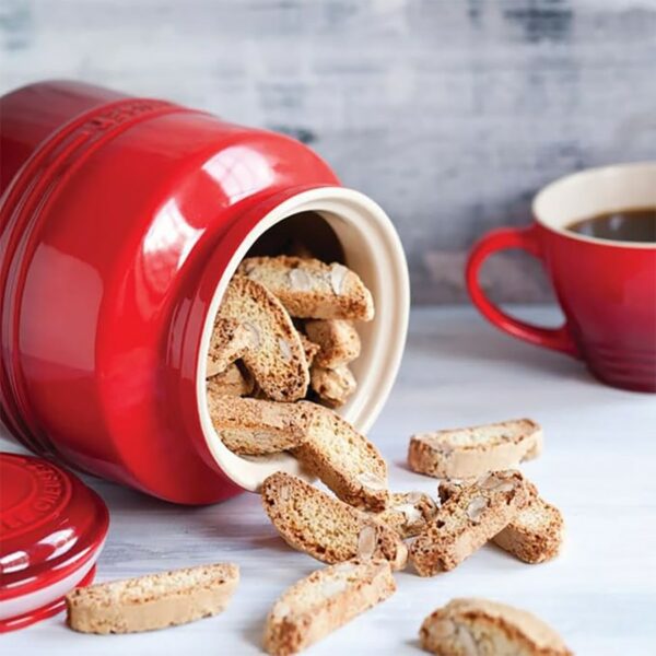 Le Creuset Cookie Jar Cerise 2.4 Litre - Image 4